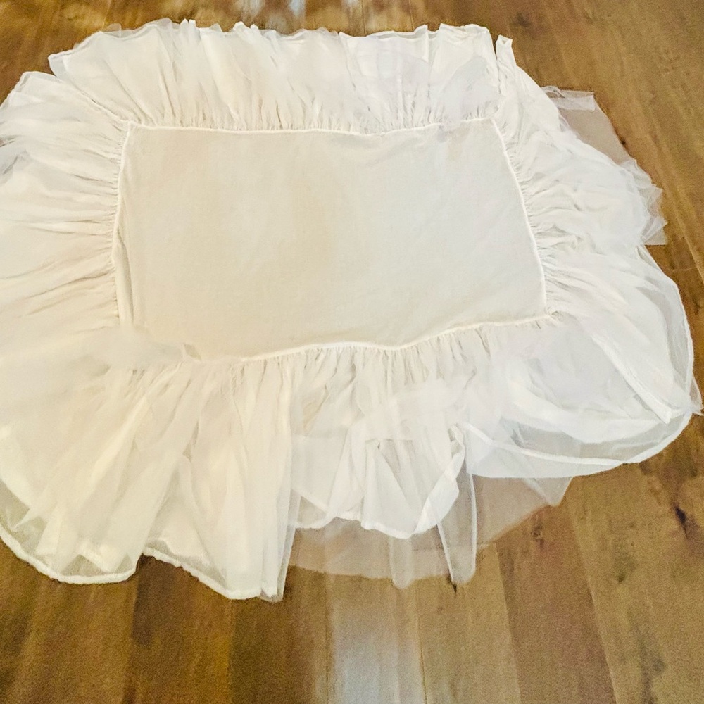 Pottery barn, bedding skirt - Picture 12 of 16